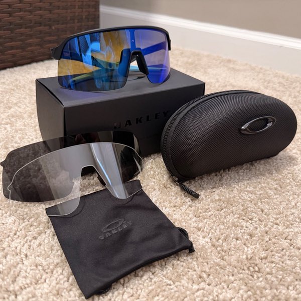 Lentes Oakley Sutro Lite - Negro y Azul
