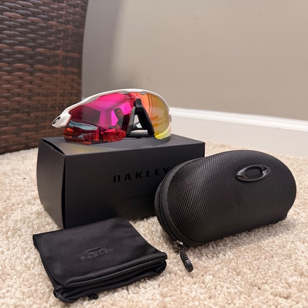 Lentes Oakley Radar Ev Pitch - Blanco y Rojo
