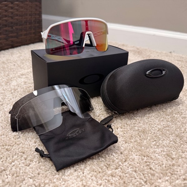 Lentes Oakley Sutro Lite - Blanco y Negro