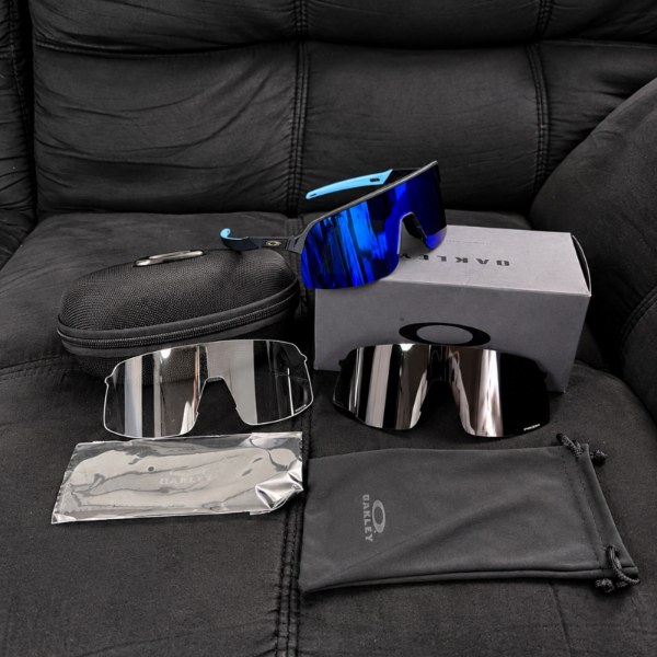 Lentes Oakley Sutro Lite - Negro y Azul